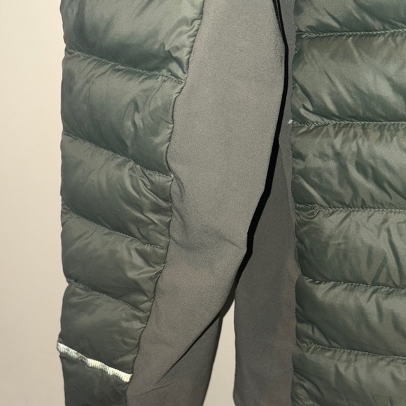 L.L. Bean Olive Green Women's insulated down Jacket - Picture 6 of 6